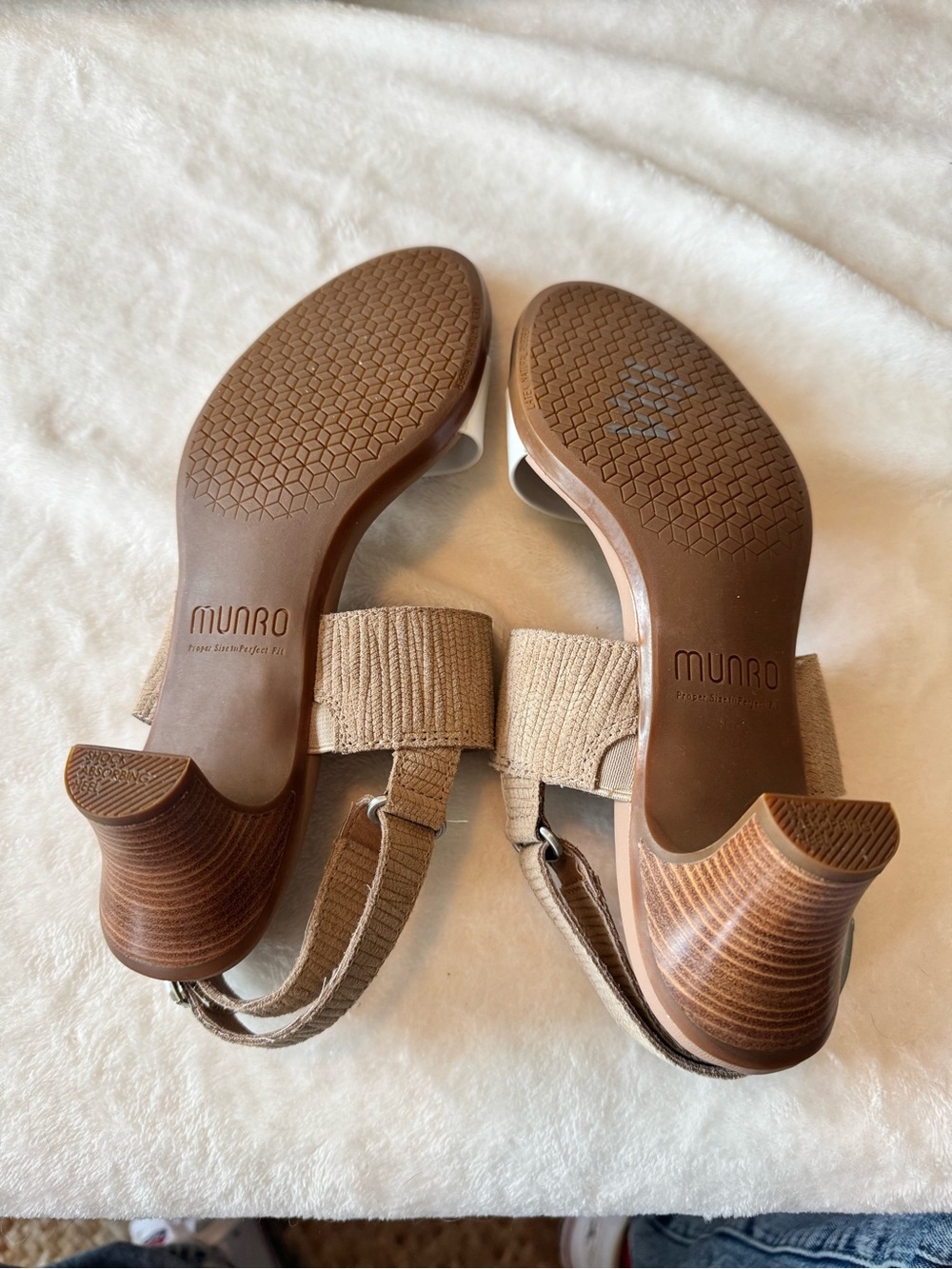 Munro Neutral Two Tone Comfort Sandals Low Heel Ankle Strap 7.5N - Picture 3 of 7